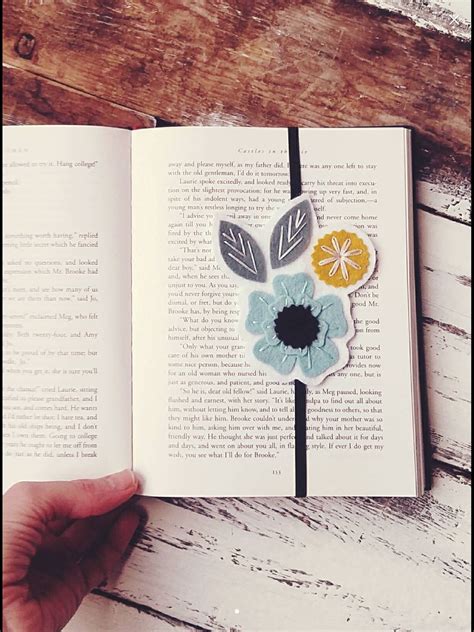 Readers are debating if physical bookmarks are still better 2