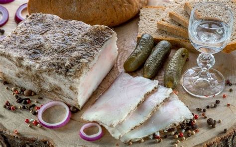 Как засолить сало? Вкусные рецепты засолки сала в рассоле в домашних ...
