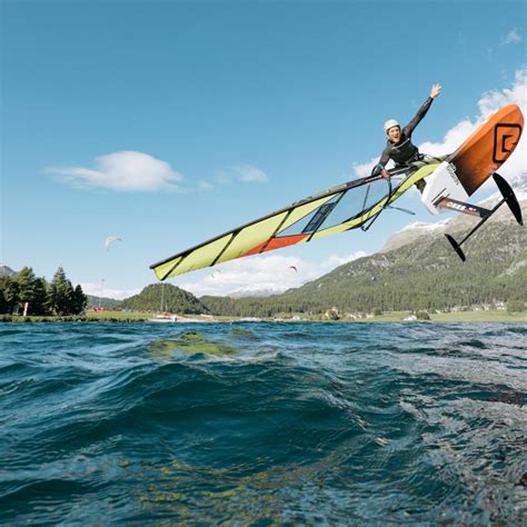 F R Actionfans Wind Kitesurfen Auf Dem Lake Silvaplana Im Engadin