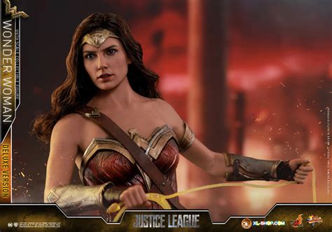 Hot Toys MMS Justice League Th Scale Wonder Woman Deluxe Version Collectible Figure