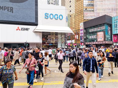 本港11月零售銷售價量按年增速均重返雙位數 Rthk