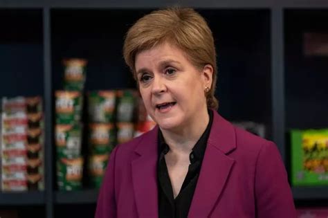 Nicola Sturgeon To Face No Further Action By Police Over Face Mask Row Daily Record