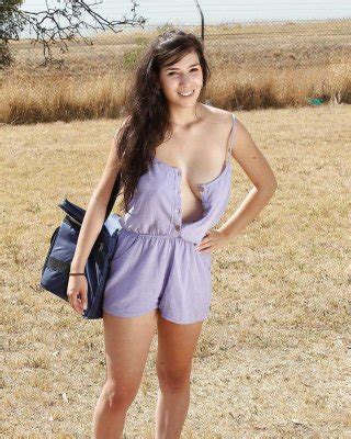 Amateur Babe Fingers Porn Pics PICTOA