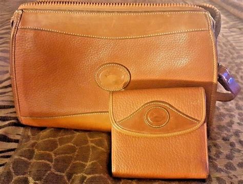 Vintage Dooney And Bourke Classic All Weather Leather Purse With