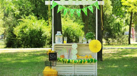 10 Tips For A Successful Lemonade Stand