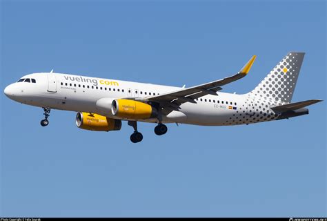 EC MOG Vueling Airbus A320 232 WL Photo By Felix Sourek ID 1468745