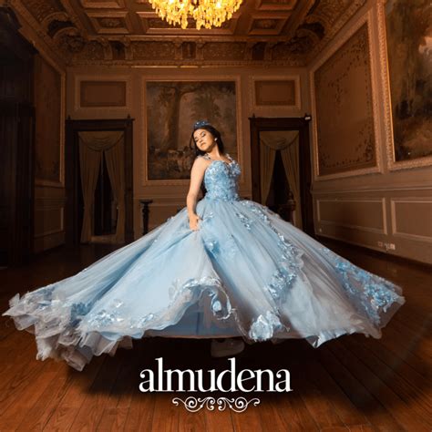 Vestido De XV Azul Cielo Con Encaje Bordado De Gala Almudena Boutique