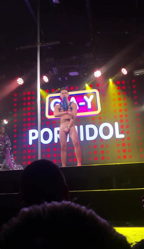 Porn Idol OF Creator ThisVid