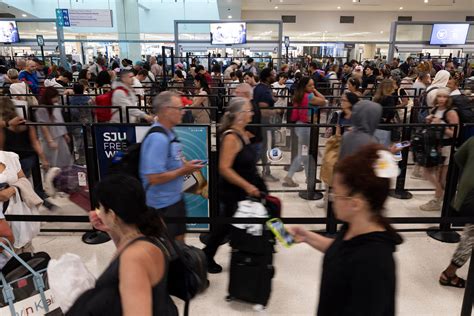 Trump tells DHS to pay TSA despite government shutdown after agents ...