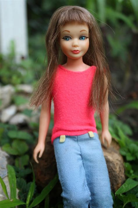 PLANET OF THE DOLLS Doll A Day Skipper Saturday Brunette Twist And Turn Skipper And The