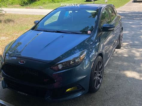 2018 Ford Focus St With 18x8 5 Option Lab R716 And Vercelli 235x40 On Stock Suspension 2184621