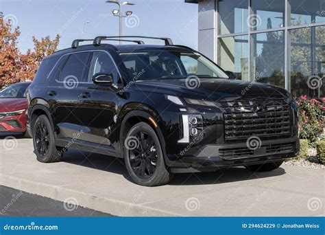 Hyundai Palisade Display At A Dealership Hyundai Offers The Palisade