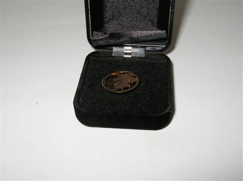 JIMMY SWAGGART CROSS & DOVE 10K GOLD LAPEL PIN NIB Sells for $300. | eBay