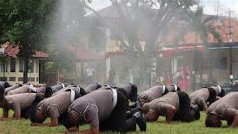 53 Personel Polres Pemalang Naik Pangkat Seluruhnya Langsung Sujud Syukur