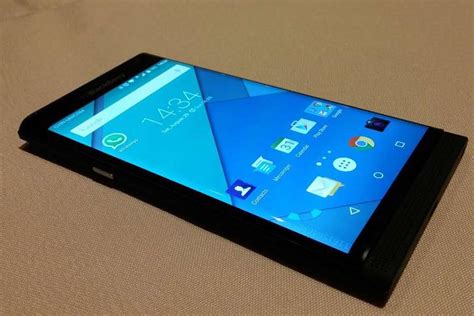 Here's our best look yet at BlackBerry's upcoming Android slider - The
