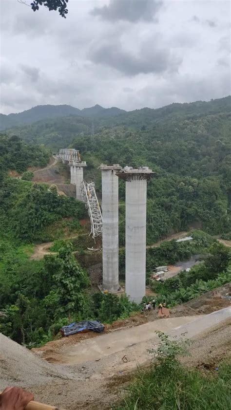 Mueren Trabajadores Al Desplomarse Un Puente En Construcci N En La India