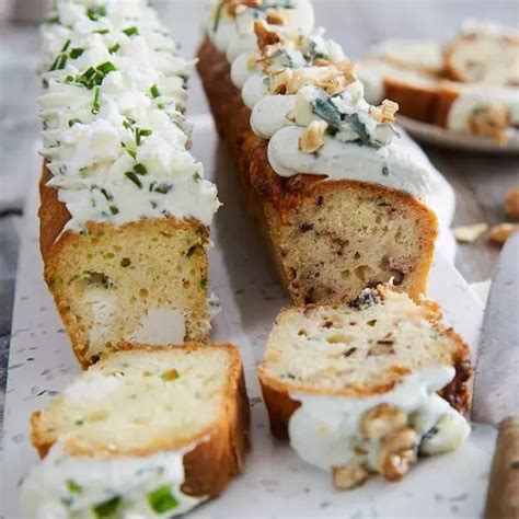 Cakes Roquefort Poire Noix Et Feta Ciboulette Guy Demarle