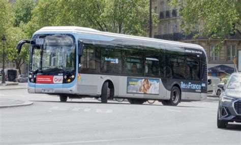 Paris un bus hybride prend feu sur le périphérique