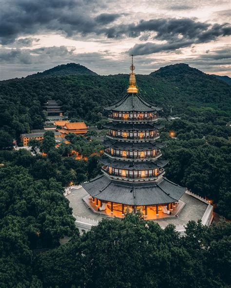 Leifeng Pagoda🌲🌲🌲 Leifeng Pagoda is a tower by the West Lake in Hangzhou which was originally ...