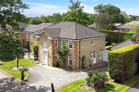 Elmwood Park Gerrards Cross Sl9 5 Bed Detached House £1 695 000