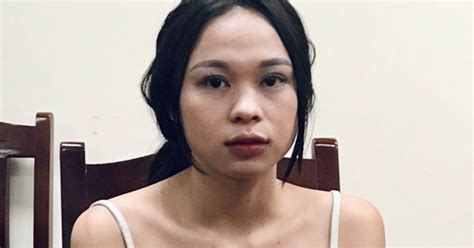 Tạm giữ hình sự hot girl nửa đêm đi giao ma túy cho khách
