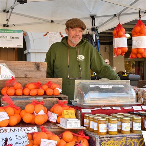 20 Beautiful Farmers Market Display Ideas for Every Budget