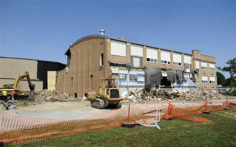 Demolition under way at old Pinckneyville high school | Local News ...