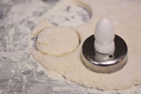 Baking Soda Biscuits (with Recipe Video) - Cosmopolitan Cornbread