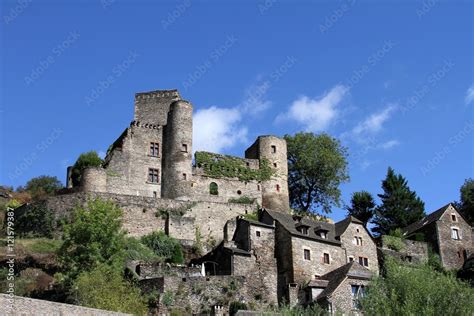 Foto de Village et château de Belcastel plus beau village de France en