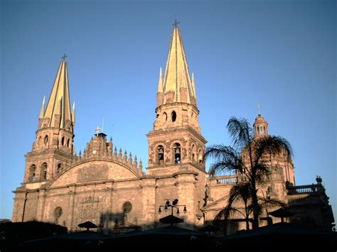 Bien Tapatíos Leyendas Y Tradiciones Las Torres De La Catedral De