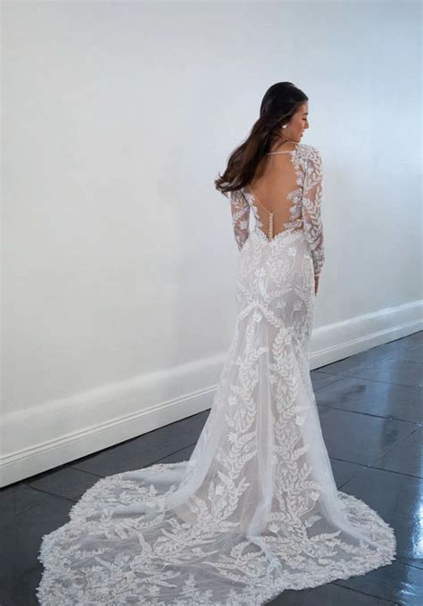 Sexy Lace Wedding Dress With Plunging Neckline True Society