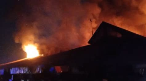 Berita Foto Begini Suasana Pasar Leuwiliang Bogor Yang Terbakar Malam Ini