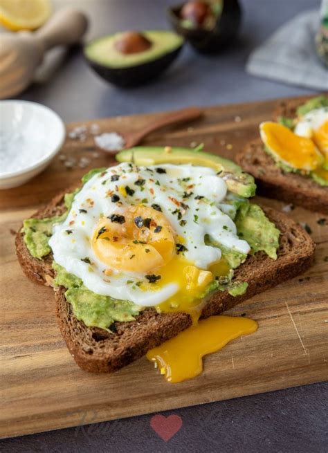 Avocado Toast Met Gepocheerd Ei Lekker Eten Gezonde Ontbijtrecepten