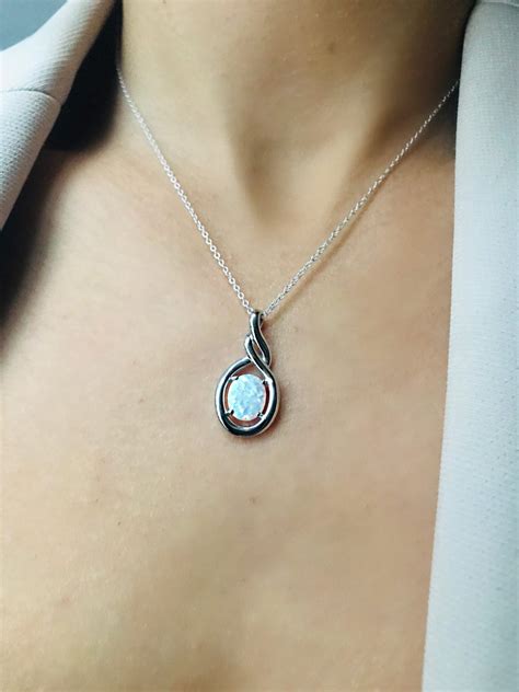 Simple Fire Snow Oval Opal Necklace Single Dainty Opal Necklace