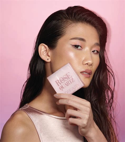 Huda Beauty Rose Quartz Face Gloss Highlighting Dew Harrods Us