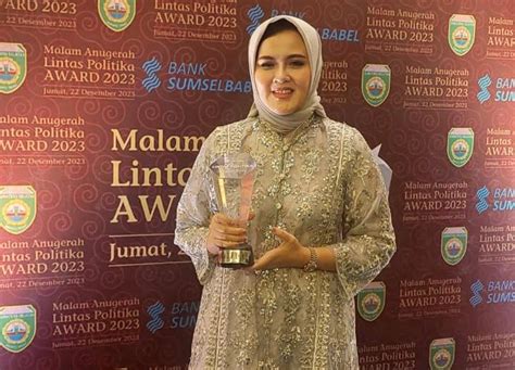 Sekjen Perbasi Nirmala Dewi Raih Penghargaan Di Malam Anugerah Lintas