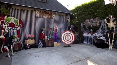 Creepy Clown Carnival Halloween Decorating Ideas - Fern and Maple