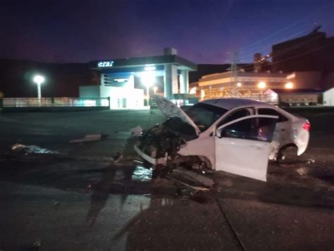 Perdi El Control De Su Auto Y Choc Contra Un Guardarrail