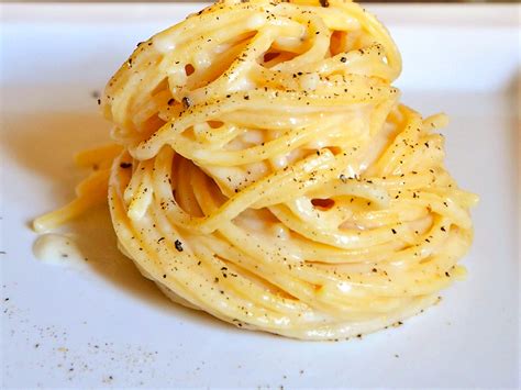 Carbonara Vs Cacio E Pepe Ristorante Il Pellicano