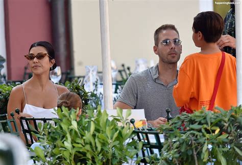 Kourtney Kardashian Kourtneykardash Nude Onlyfans Leaks Fappening Page Fappeningbook