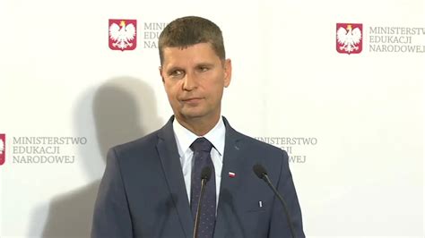 Nowy rok szkolny 2020 2021 Możliwe trzy modele nauczania wyjaśnia