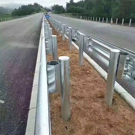 Highway Corrugated W Beam Guardrail Driveway Barrier Road Safety Guard