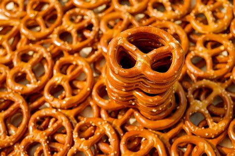 Baked Pretzels 4k Ultra Fond Décran Hd Arrière Plan 4896x3264 Id