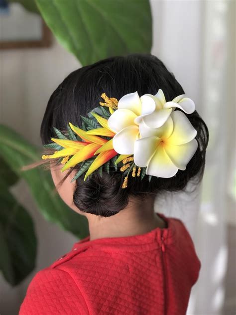 Siena Hair Clip Hawaiian Florals Tropical Hair Clip Hula Etsy Hawaiian Hairstyles