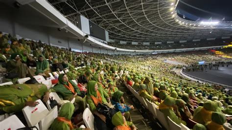 Foto Peringati Harlah Ke Massa Muslimat Nu Dari Berbagai Daerah