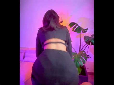 Mi secretaria es mejor montando una gran polla que respondiendo llamadas qué opinas XVIDEOS