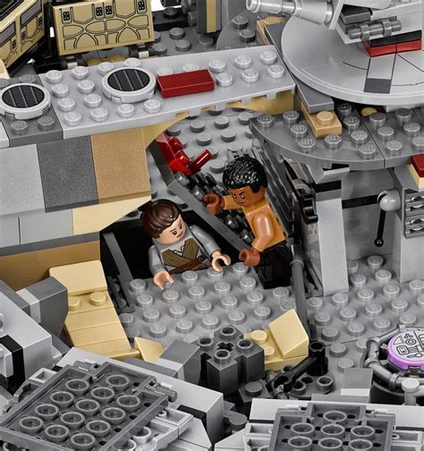 LEGO 75105 - LEGO STAR WARS - Millennium Falcon | Toymania.gr