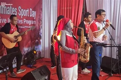 Wakili Kemenkumham Jabar Band Akustik WBP Lapas Cibinong Meriahkan