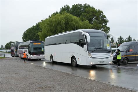 Chalfont Coaches Bk Lef Volvo B R Caetano Levante Arrivin Flickr