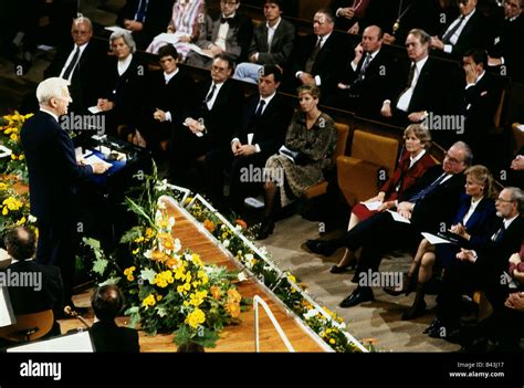 Hannelore Helmut Kohl Lectern People Speaking Speech Hi Res Stock